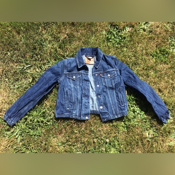 Levi's Jackets & Blazers - Levi's Women’s Cropped Trucker Denim Jean Jacket Elastic Waist & Cuffs Size M